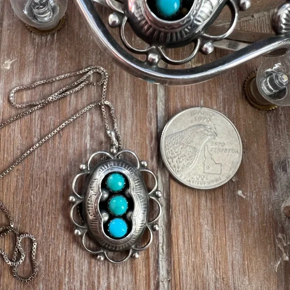 Shadowbox Turquoise Jewelry Set - Picture 6 of 6